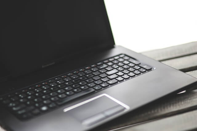 laptop scherm uit als je het scherm gaat schoonmaken